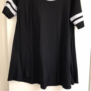 LulaRoe Perfect Tee like new